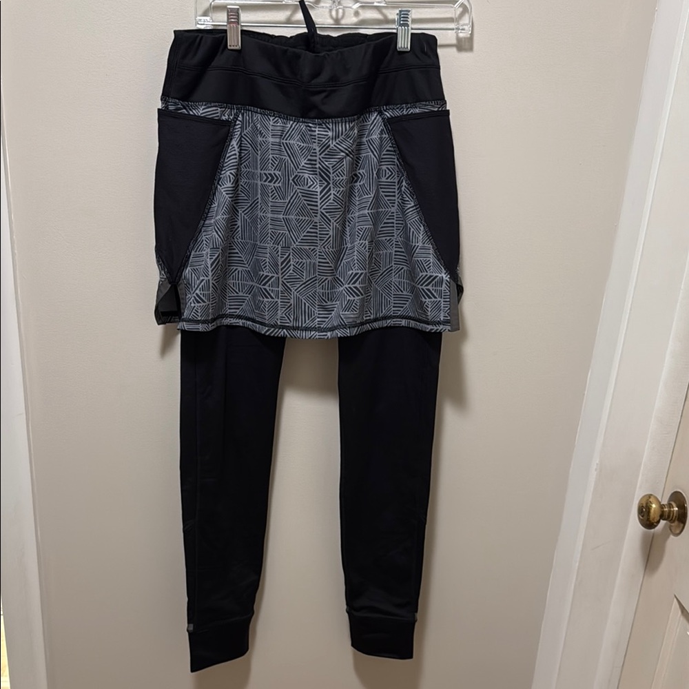 Athleta Black and Gray Mini Skirt Set for Athletic Occasions
